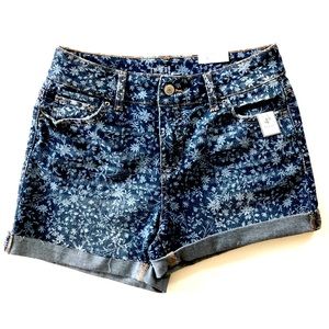 Time &Tru mid rise shorts Vintage blue, ditzy print floral Size 4 Cot/poly/span